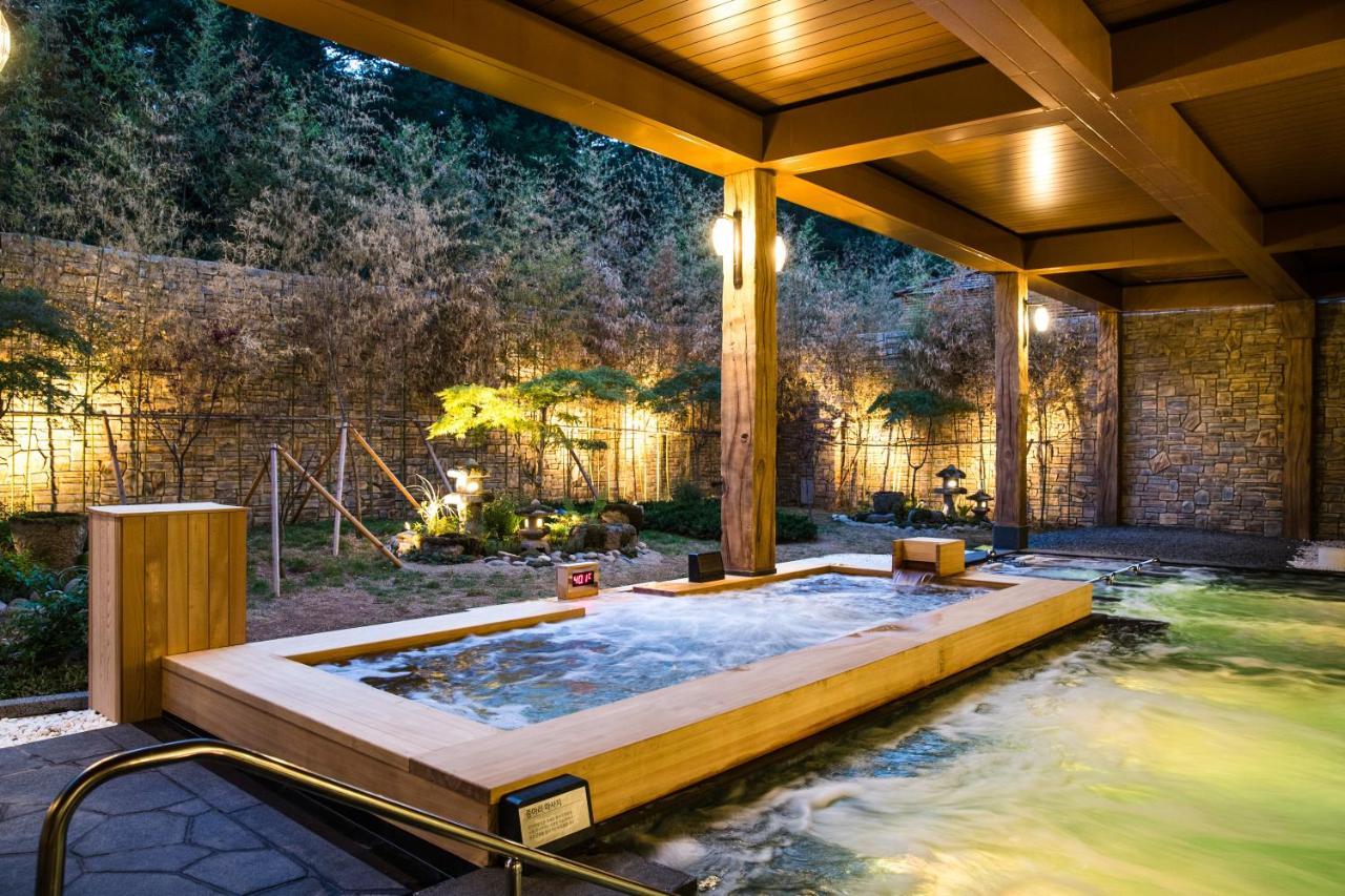 Sono Belle Cheongsong Hotel Екстериор снимка